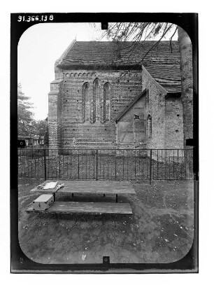 Rühn. Ehem. Zisterzienser-Nonnenkloster. Klosterkirche (M. 13. Jh.). Teilansicht von Norden