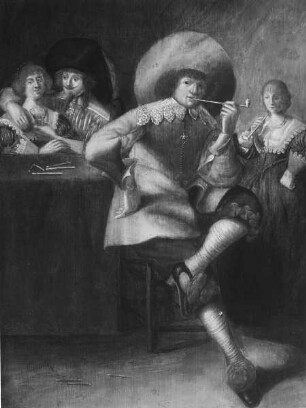 Zwei rauchende und trinkende Paare