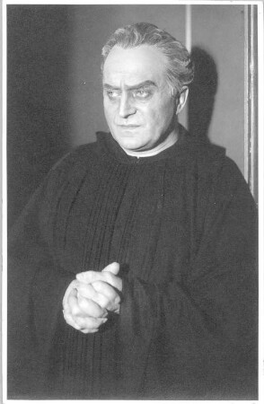 Friedrich Lindner in "Gregor und Heinrich" von Erwin Kolbenheyer in der Inszenierung von J. Gielen. Fotografie (Weltpostkarte) von Reinhard Berger. Uraufführung 18.10.1934, Schauspielhaus Dresden