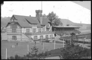 Budapest. Sporthaus auf der Margareteninsel : Budapest. Sporthaus mit Stadion und Rennbahn auf der Margareteninsel