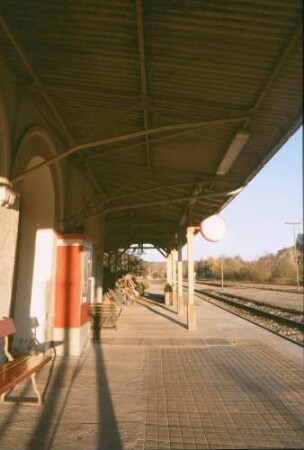 Herrlingen Empfangsgebäude Bahnsteig Bahnsteigvordach
