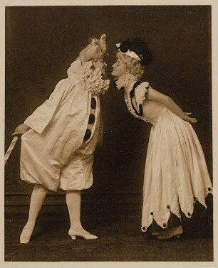 Frau Ruperti und Fräulein Poesnecker