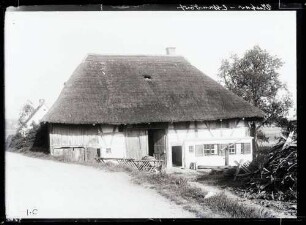Bauernhaus mit Strohdach