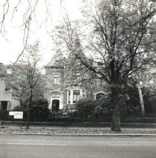 Reichenbach (Vogtland), Bahnhofstraße 84. Musikschule (ehem. Villa; um 1890). Straßenansicht