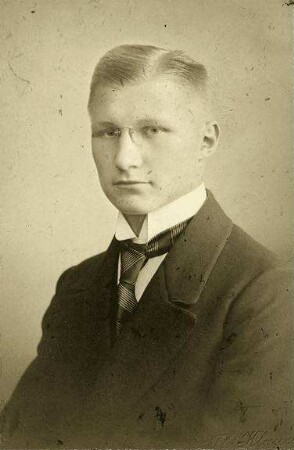 Lindenstruth, Heinrich; Leutnant, geboren am 21.08.1896 in Mainz