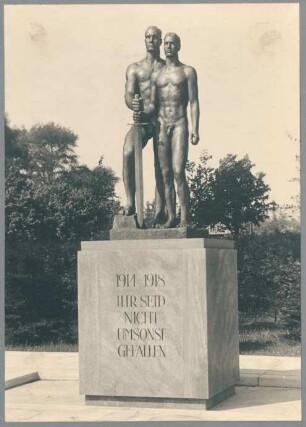 Krieger-Ehrenmal Stralsund, 1934/35, Bronze auf Steinsockel