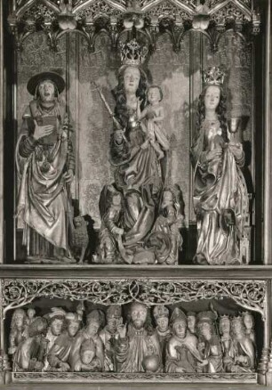 Barbaraaltar : Barbaraalter (1509). Mittelbild (links: Hl. Hieronymus, Mitte: Maria mit Kind, rechts: Hl. Barbara) mit Predella. Banská Bystrica, Schloßkirche
