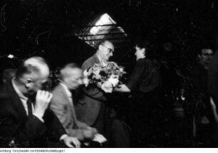 Dresden. Prof. Gerhart Eisler (1897-1968). Rückkehr aus der amerikanischen Emigration (1933-1949) und Empfang in Dresden (Gerhart Eisler wurde später Vorsitzender des staatlichen Rundfunkkomitees), 9. Juni 1949