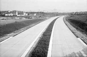 Weil: Autobahnende bei Weil; Trasse und Fertigstrecke von der Brücke