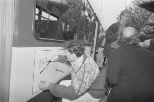 Freiburg im Breisgau: Vorstellung der SC Freiburg-Tram