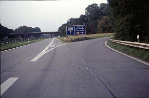 Einfahrt in Tangente (Basel Richtung Freiburg) von Nebenfahrbahn Ost (Basel Richtung Karlsruhe)