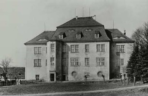 Struppen. Schloss Kleinstruppen, Kirchberg 6. Ostseite mit Treppenturm