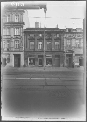 Potsdam, Wilhelm-Pieck-Straße (Charlottenstraße) 96. Wohnhaus mit Laden. Straßenfront