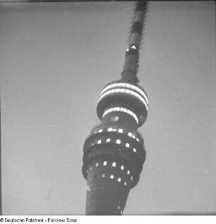 Dresden-Wachwitz. Fernsehturm (1964-1969; K. Nowotny, H. Rühle, J. Braune; monolithischer Stahlbetonmast, H. gesamt 252 m)