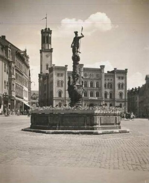 Zittau, Markt, Marsbrunnen und Rathaus