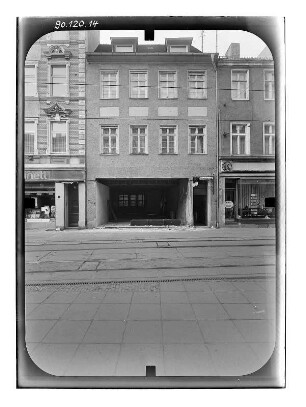 Brandenburg an der Havel, Hauptstraße 15 (?). Wohnhaus. Straßenfront