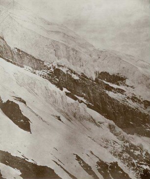 Eiswände am Südrand des Gipfelfirns des Chimborazo