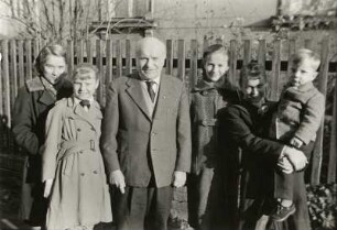 Konrad Hahnewald mit Pionieren in Dresden