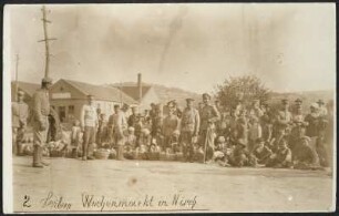 Niš, Serbien. Gruppenaufnahme auf dem Wochenmarkt in Niš