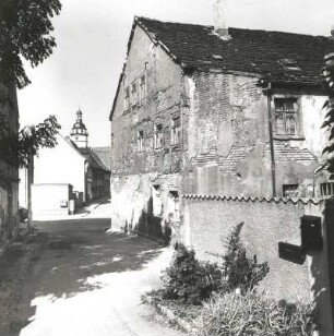 Pegau, Mühlgasse 8/Ecke Webergasse. Wohnhaus mit Laden ( um 1820/um 1870). Straßenansicht (Webergasse)