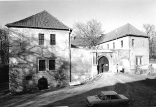Senftenberg. Schloß (1544-1548, Ausbau 1570). Ansicht von Südwest