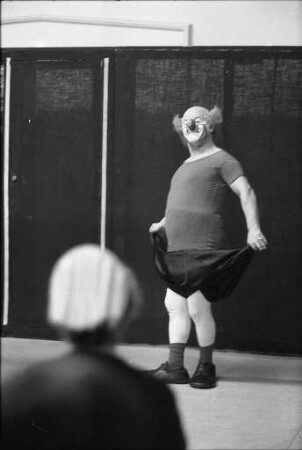 Gastspiel des Clowns Charlie Rivel in Karlsruhe