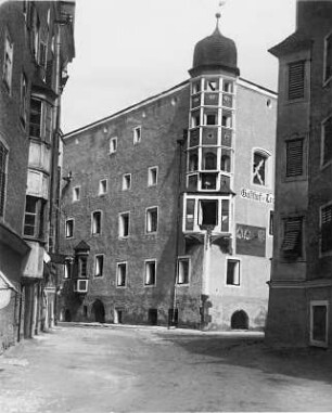 Rattenberg am Inn. Tirol. Österreich. Turmerker von 1581 des Gasthofes Traube