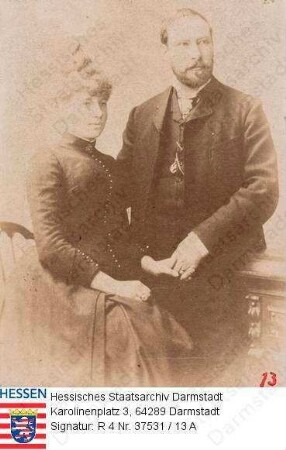 Nordeck zur Rabenau, Friedrich Freiherr v. (1851-1918) / Porträt mit Verlobter Anna Freiin Gugel v. Brandt und Diepoltsdorf (1868-1954), stehend, Kniestück