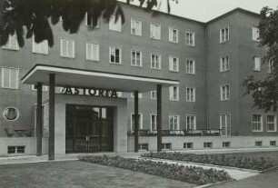 Strehlener Platz : Dresden. Hotel "Astoria", Stehlener Platz. Außenansicht