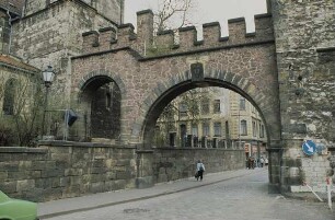 Eisenach. Nikolaitor. Feldseite, Durchfahrt