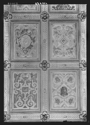 Raumaufnahme Gewehrgalerie. Deckengestaltung