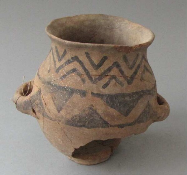 Clay vessel with handle