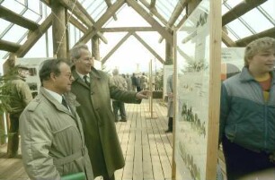 Freiburg: Ausstellung im Forstpavillon, mit Lauterwasser und Schmidt