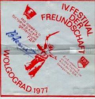 Freundschaftstuch des IV. Festival der Freundschaft zwischen dem Komsomol und der FDJ in Wolgograd 1977 mit Original-Unterschrift des UdSSR-Kosmonauten Axjonow