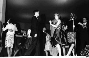 16. Tagung 1966 Mediziner; Studentenabend Polonaise: Tanz auf Podium