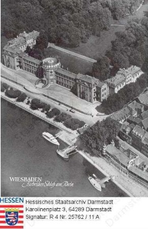 Biebrich, Schloss mit Rhein / Luftaufnahme