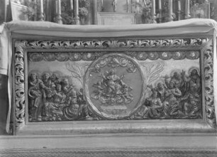 Altarantependium mit der Himmelfahrt Mariens