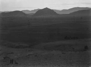 Weite Ebene : Eine weite Ebene in Mexiko. Am Horizont Hügel.