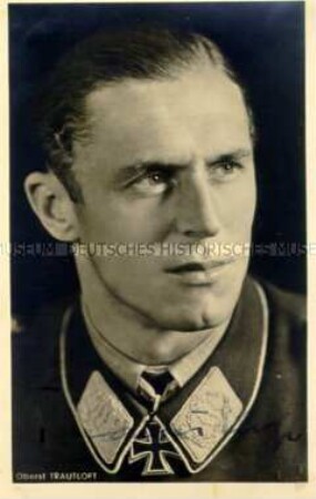 Autogrammpostkarte von Ritterkreuzträgern des Zweiten Weltkriegs: Oberst Trautloft
