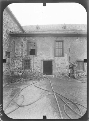 Beichlingen. Ehem. Schloß (Erweiterung E. 16. Jh. und 18. Jh.). Hofansicht