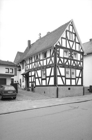 Wetzlar, Waldgirmeser Straße (NH) 27