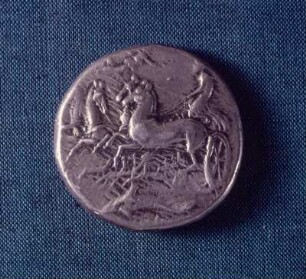Tübingen, Tüb.254. Tetradrachmon Silber, 400-387 v. Chr.. Quadriga des Eukleidas, Syrakus
