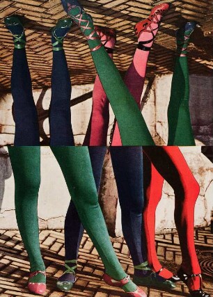 Modeaufnahme, Strümpfe und Schuhe (Harper's Bazaar)