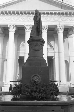 Großherzog-Ludwig-Denkmal auf dem Karlsruher Marktplatz
