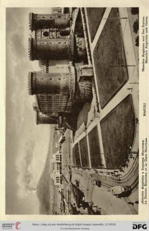 Napoli – Maschio Angioino e Stazione Marittima. – Le Donjon Angioino et la Gare Marittime. – Maschio Angioino and Sea Station. – Maschio Angioino und Hafen.