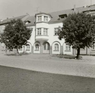Wohnhäuser : Beeskow (Landkreis Oder-Spree), Bodelschwinghstraße 20/19. Wohnhäuser. Straßenansicht