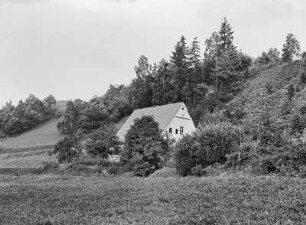 Oswaldbachtal nordöstlich Schwarzenberg, Grube Treue Freundschaft, Huthaus Carl Heidinger und Hang mit Halden