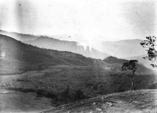 Gebirgslandschaft : Blick über eine Gebirgslandschaft