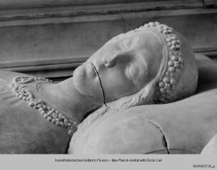 Grabmal der Maria von Aragon : Sarkophag mit Gisant der Maria von Aragon