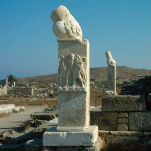 Delos. Dionysos-Tempel. Zwei Phallos-Stelen, 3. Jh. v. Chr.